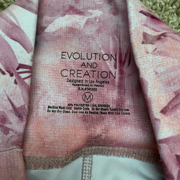 EVOLUTION And CREATION Pink Floral Print Crop Leggings Size Small - Picture 3 of 3